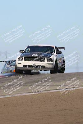 media/Oct-26-2025-CalClub SCCA (Sun) [[8ce1e69566]]/Group 4/Grapevine/